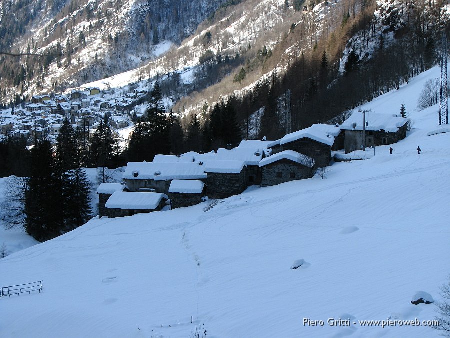 14 I tetti di Pagliari da monte.jpg